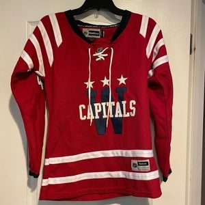 Women’s M Washington Capitals Jersey - Tom Wilson